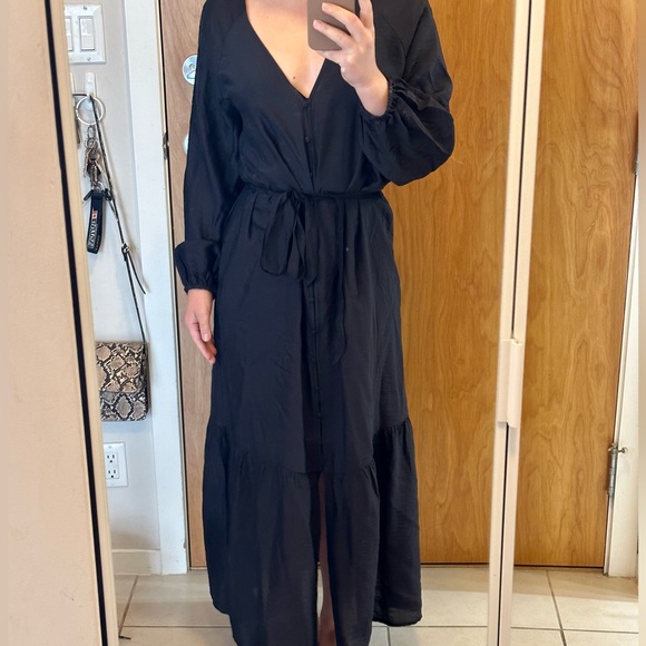 Cute, light, summer H&M black maxi dress with long sleeves. - Picture 9 of 12